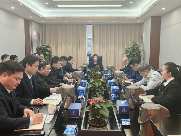 王思軍在省城市更新等三家公司重點(diǎn)工作推進(jìn)會(huì)上強(qiáng)調(diào)要以新作風(fēng)、新?lián)?dāng)，實(shí)現(xiàn)新發(fā)展
